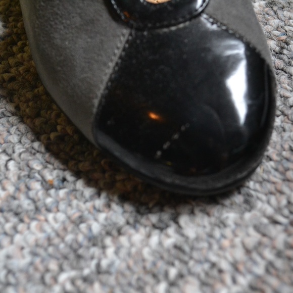 Naturalizer Patent Leather and suede heels. - Picture 6 of 6